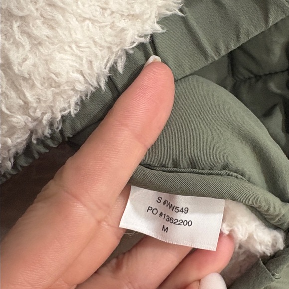 Vuori Cozy Sherpa Popover $148 in Dune Medium - Picture 11 of 11